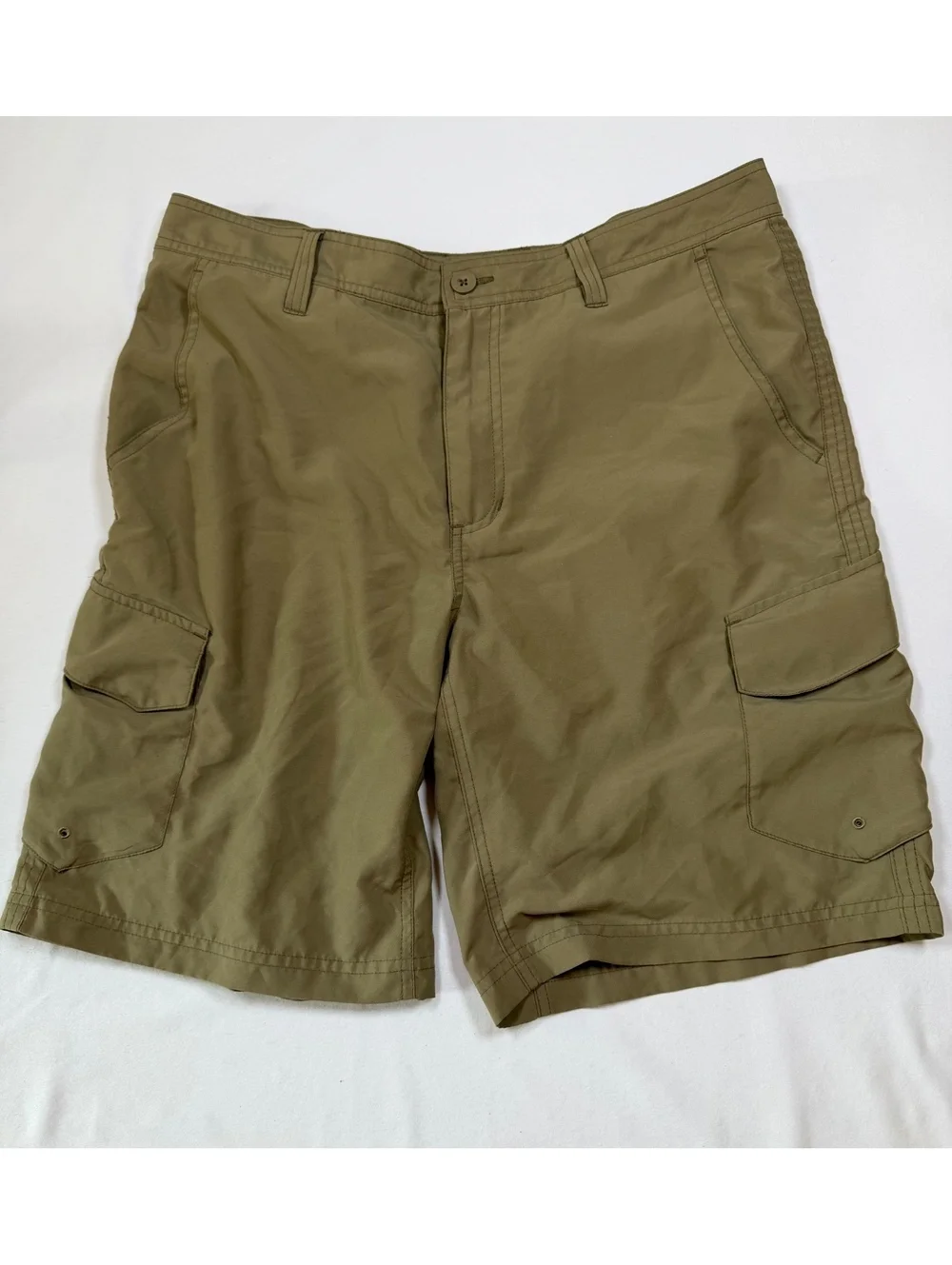Magellan Outdoors khaki cargo shorts